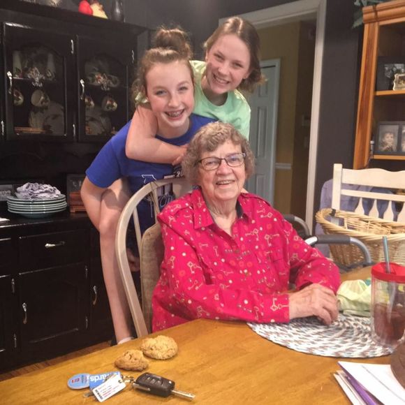 Meet your Posher, Bobbye - Picture 1 of 1